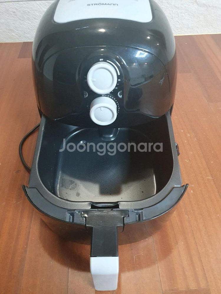 스트로만 에어프라이어(5.1리터) 팔아요--1