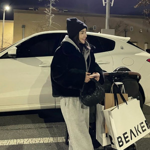 로니엘 제너 에코퍼 자켓 블랙