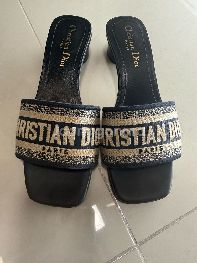 디올 디웨이 뮬 슬리퍼(35.5)--0