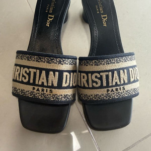 디올 디웨이 뮬 슬리퍼(35.5)