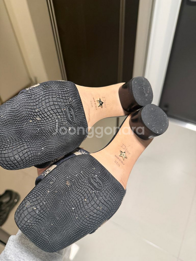 디올 디웨이 뮬 슬리퍼(35.5)--2