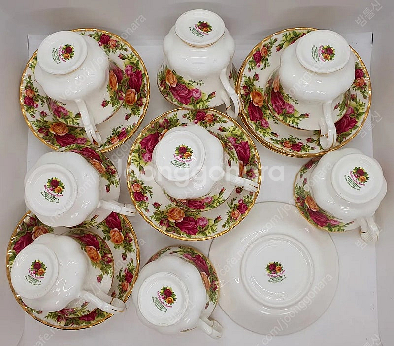 앤틱 영국 정품 로얄알버트 황실장미찻잔 1조값--5