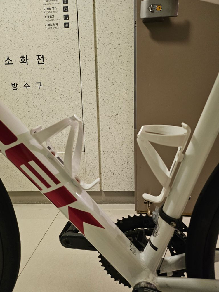 트렉 도마니 al3 TREK AL3 (화이트/레드) 이미지