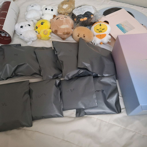 세븐틴 포카 68장 일괄 판매합니다.