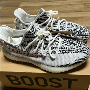 285 이지부스트 지브라 새상품