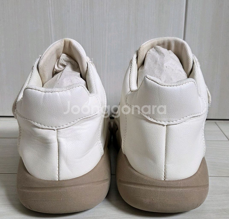 화이트 하이탑 벨크로 스니커즈 245mm--2