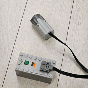 레고 8883 모터 및 88000 배터리박스 일괄