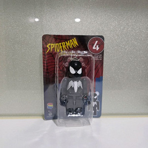 베어브릭 x 스파이더맨 해피쿠지4번상스파이더맨블랙코스튬