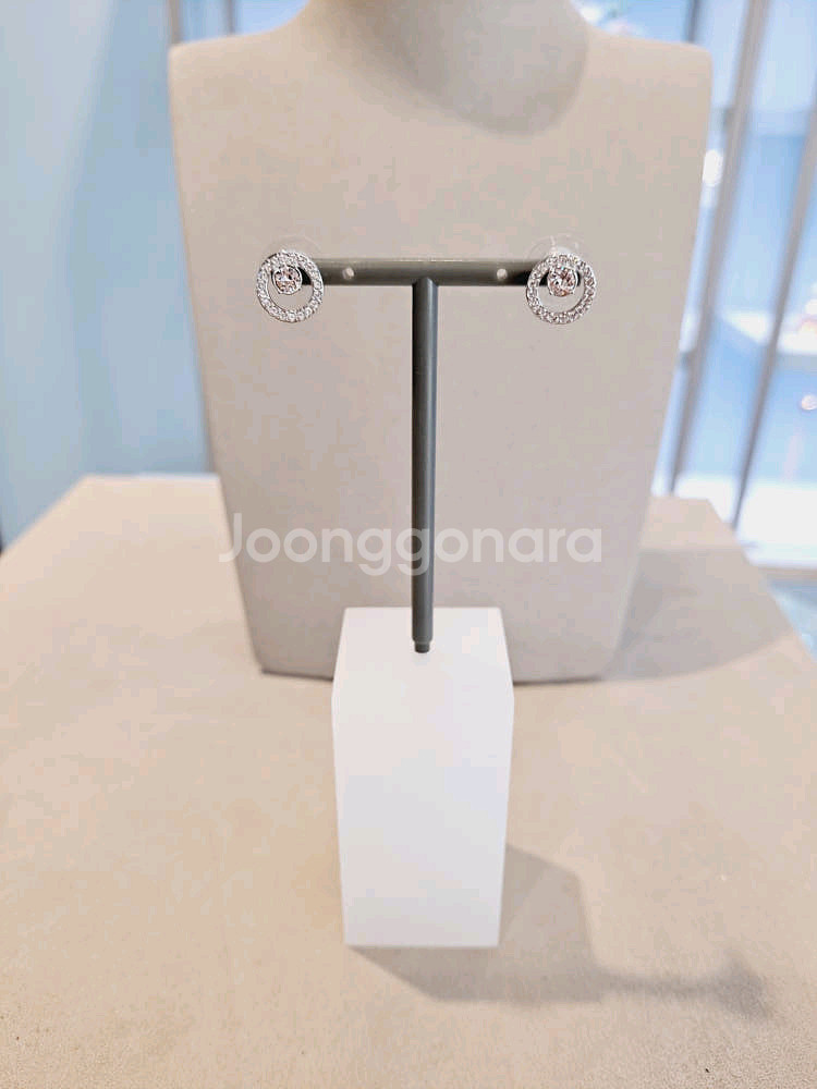 (새상품) 스와로브스키 귀걸이--1