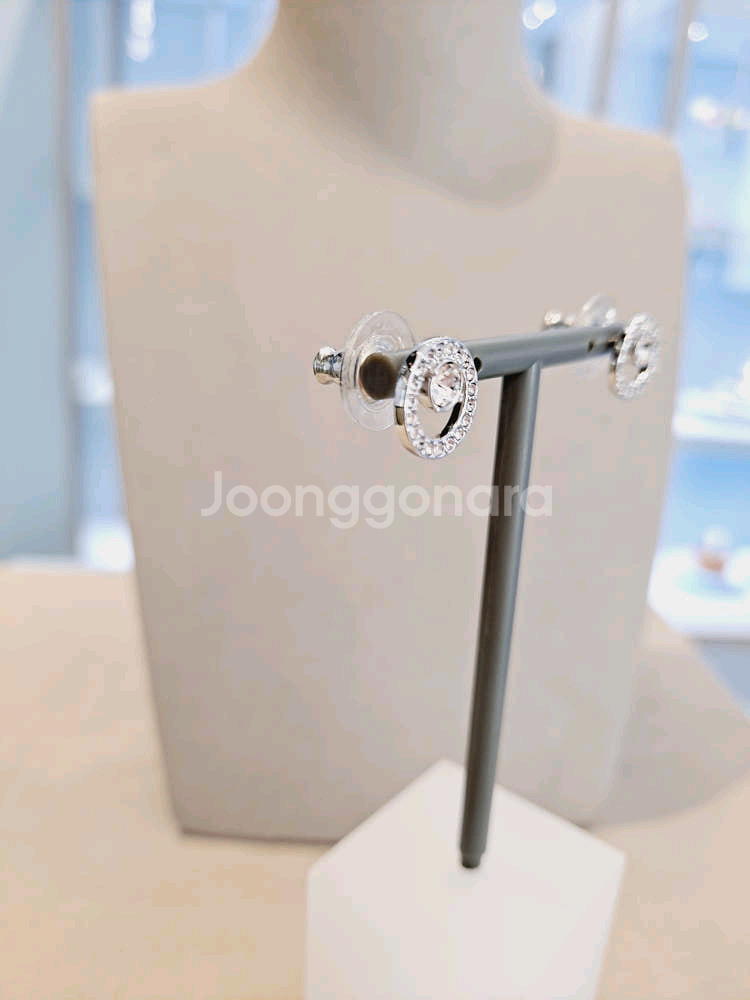 (새상품) 스와로브스키 귀걸이--3