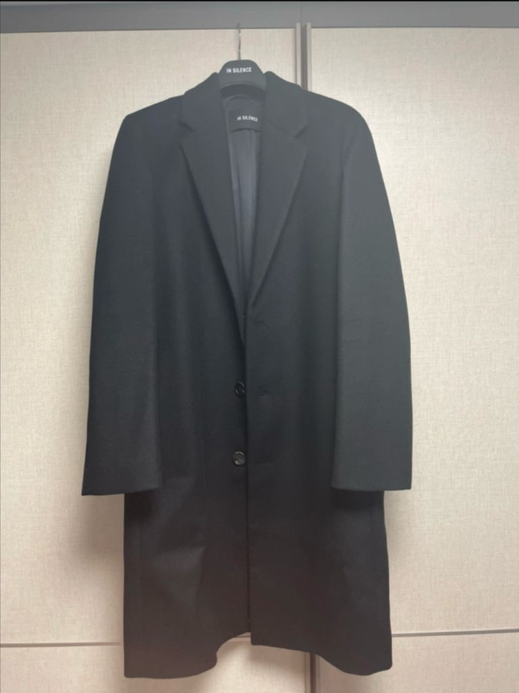 인사일런스 싱글 코트 M사이즈 블랙 색상 팝니다--0