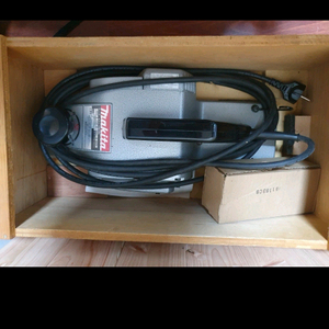 MAKITA 1804N 새제품 팝니다. 5인치마끼다대패