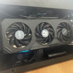 기가바이트 RX 9060 XT 8GB