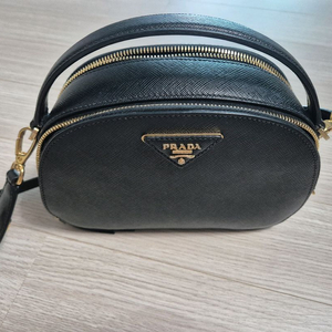프라다 오데뜨 숄더백