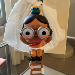 크라이베이비 피규어