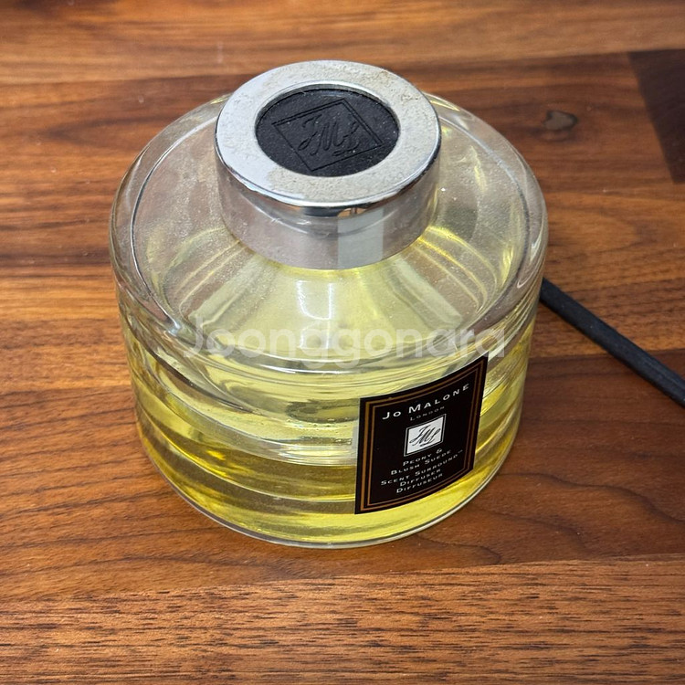 조말론 런던 피오니 앤 블러쉬 스웨이드 디퓨저 팝니다.--1