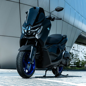 NMAX125 25년식 순정 스크린 판매 합니다