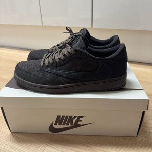 조던 1 x 트래비스 스캇 OG 브라운 앤 다크 (나코