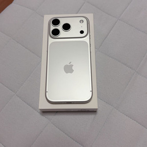 아이폰17프로 실버 256기가 자급제 새것컨디션 팝니다