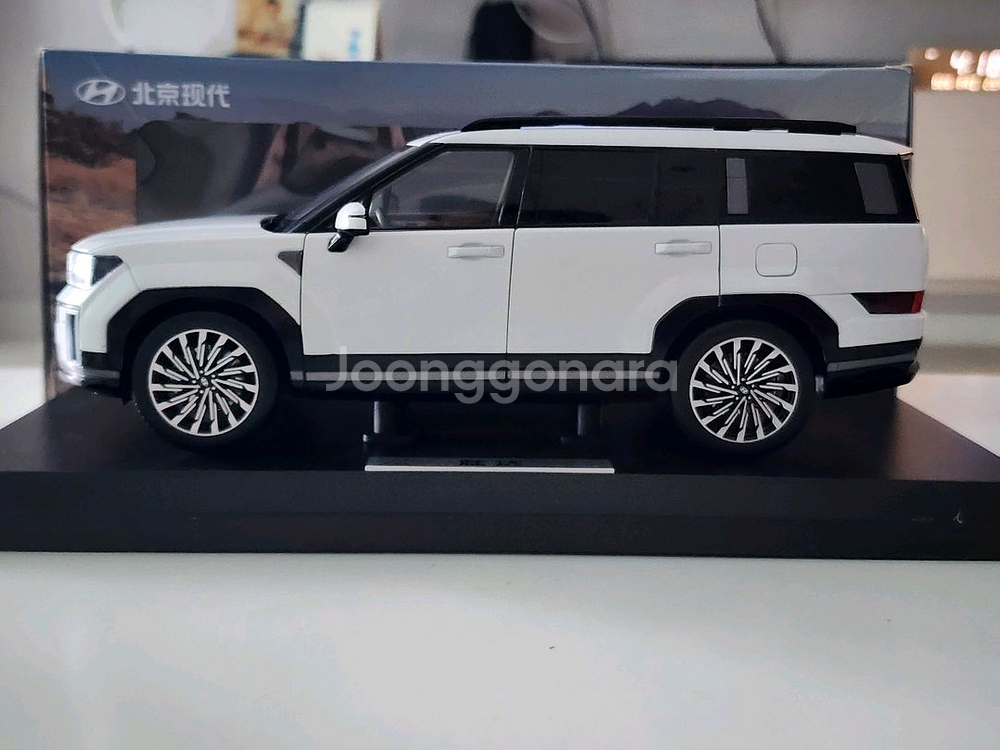 1:18&1:38 현대 싼타페 화이트 다이캐스트--1