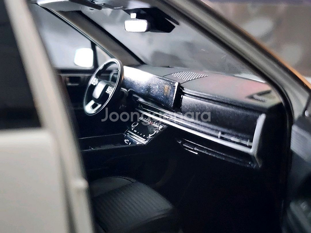 1:18&1:38 현대 싼타페 화이트 다이캐스트--5