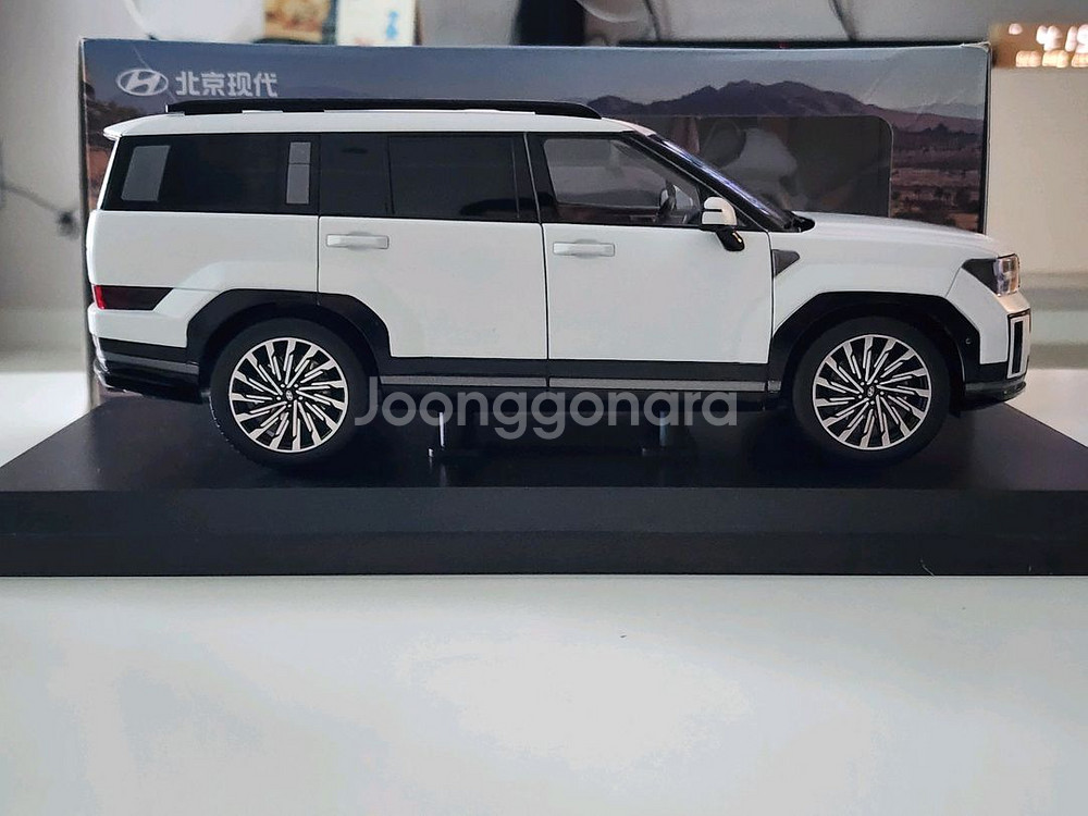 1:18&1:38 현대 싼타페 화이트 다이캐스트--4