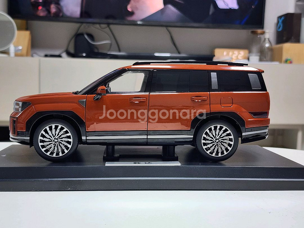 1:18&1:38 현대 싼타페 브라운 다이캐스트--1