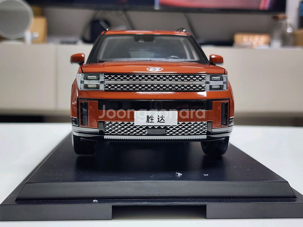 1:18&1:38 현대 싼타페 브라운 다이캐스트--0