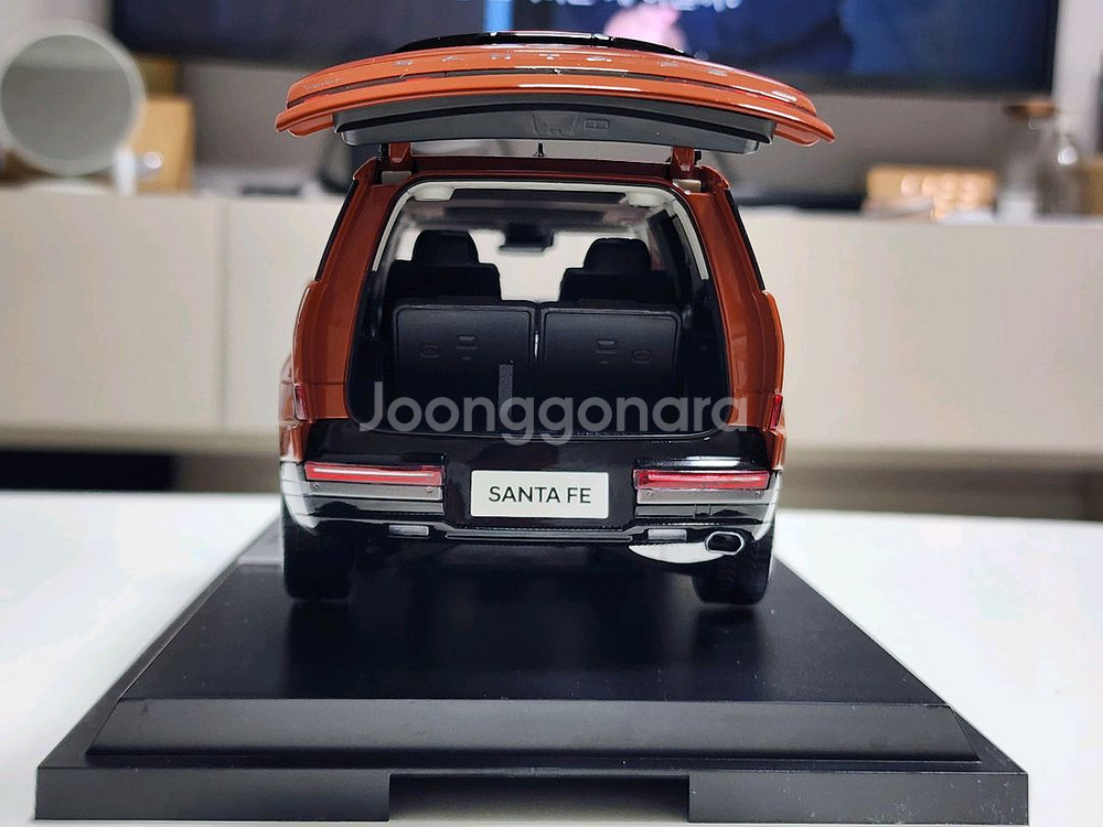 1:18&1:38 현대 싼타페 브라운 다이캐스트--3