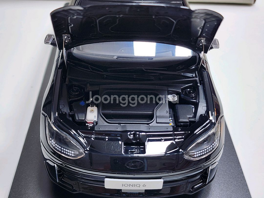 1:18&1:38 현대 아이오닉6 블랙에디션 다이캐스트--1