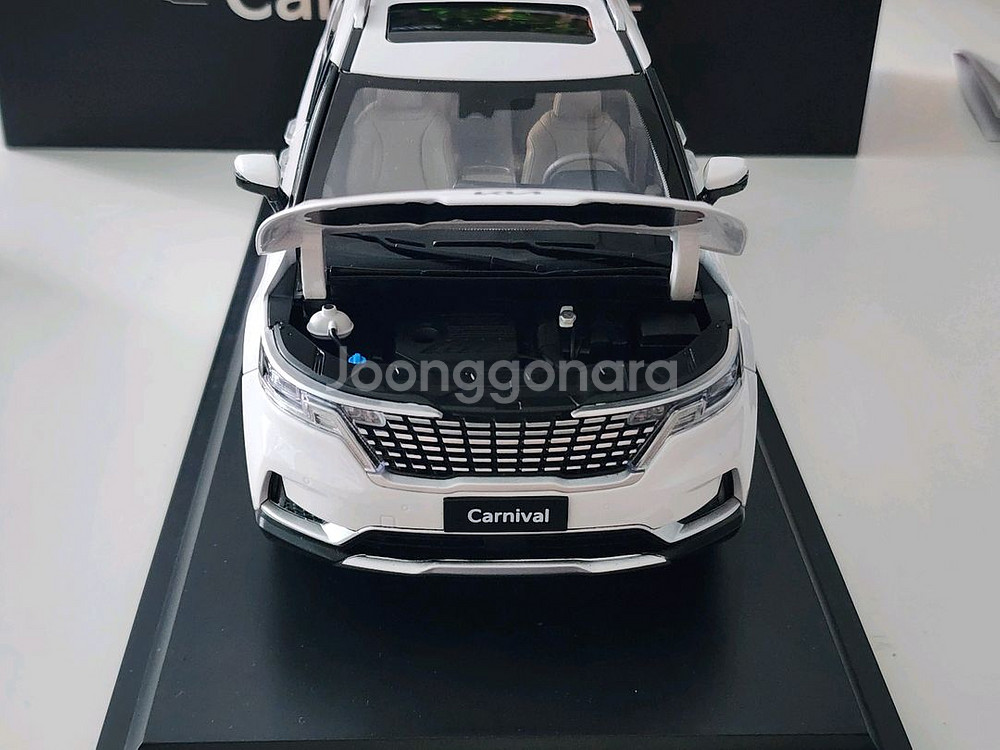 1:18&1:38 기아 카니발 화이트 다이캐스트--4