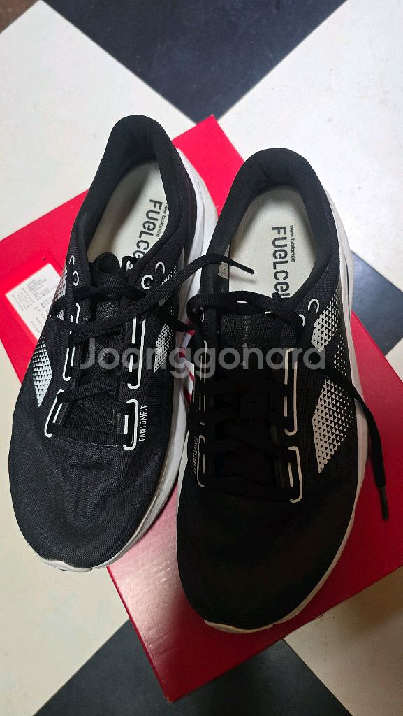 뉴발란스 퓨어셀 레벨v4 260 2e사이즈--0