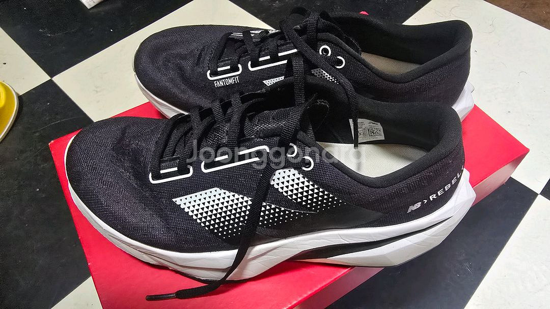 뉴발란스 퓨어셀 레벨v4 260 2e사이즈--1