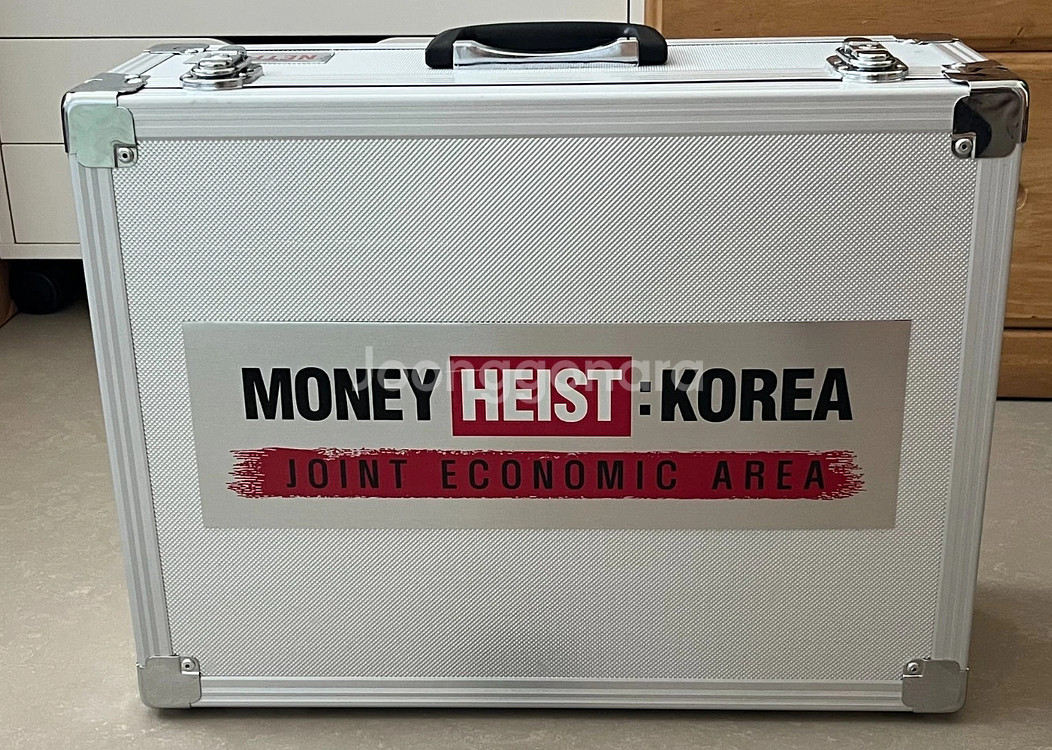 넷플릭스 종이의집 할로윈 코스튬 박스 프리미엄 에디션--0