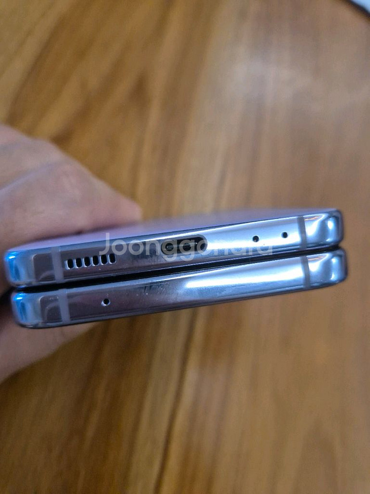 지플립4 256GB 케이스포함 25만원--4