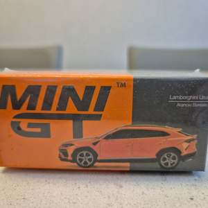 미니지티 람보르기니 우르스