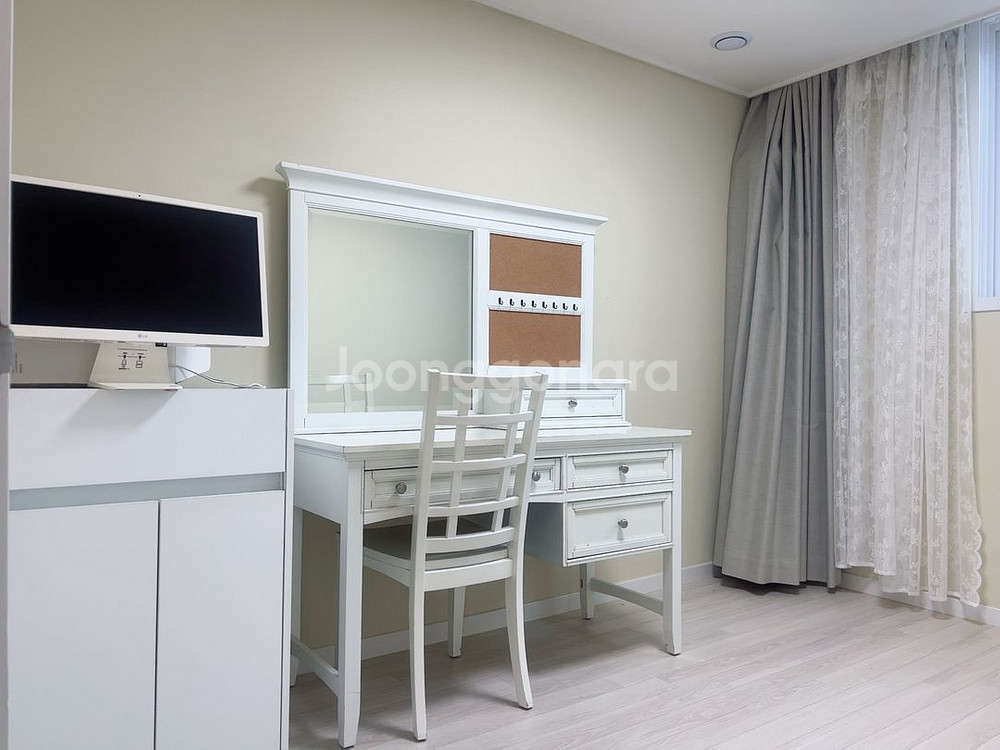 화이트 책상거울 화장대 Fortune furniture--2