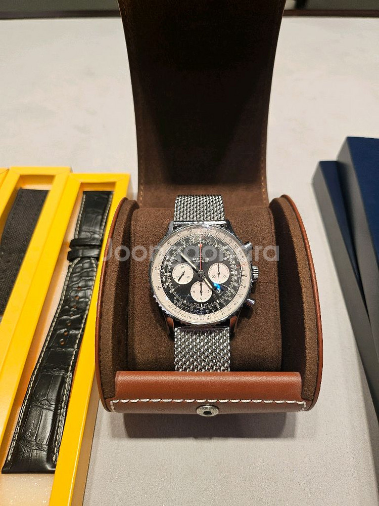 브라이틀링 네비타이머 B01 46mm + 추가 스트랩--1