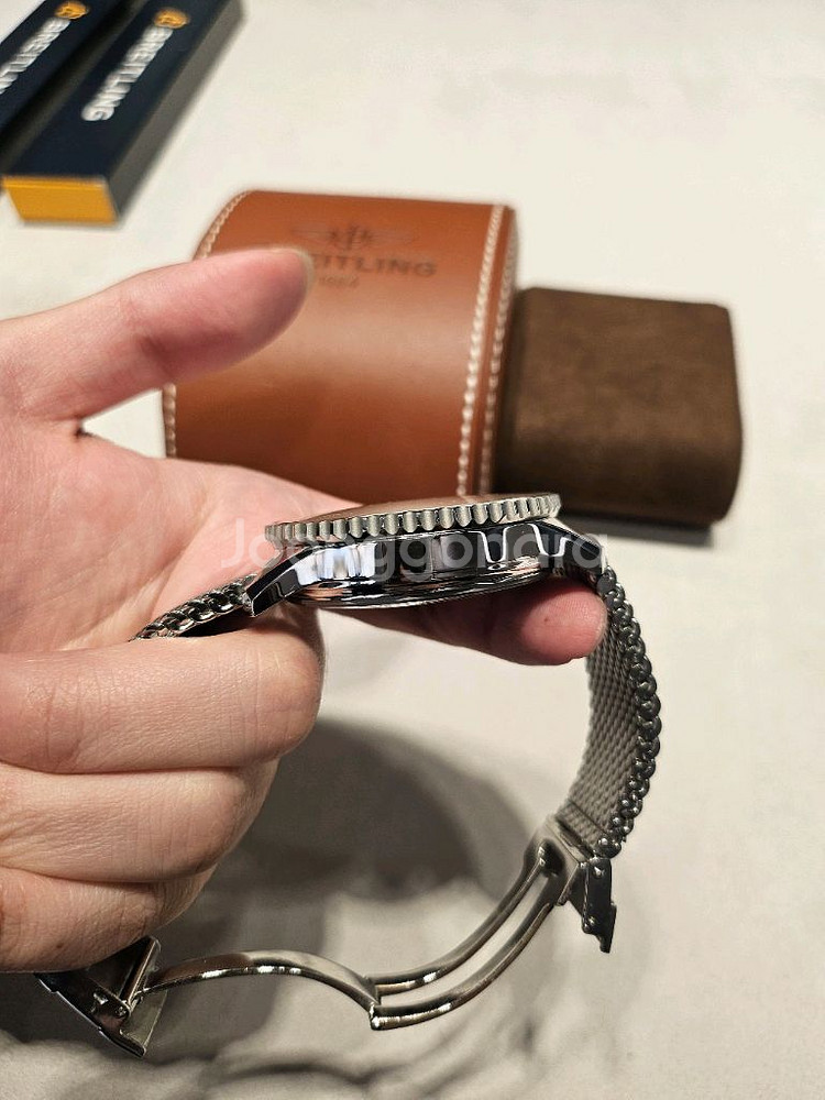 브라이틀링 네비타이머 B01 46mm + 추가 스트랩--4