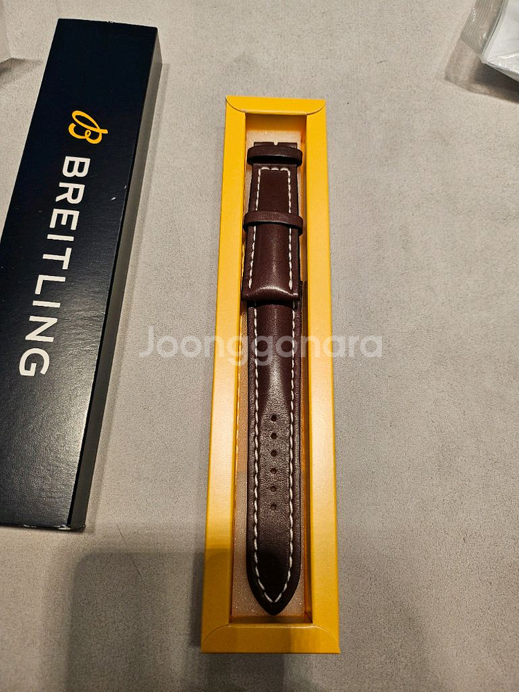 브라이틀링 네비타이머 B01 46mm + 추가 스트랩--8