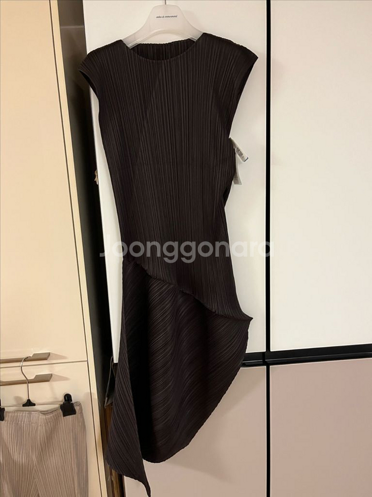 플리츠플리즈 8월 리프 원피스 사이즈3--0