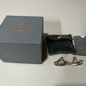 (정품) 비비안웨스트우드 orb귀걸이