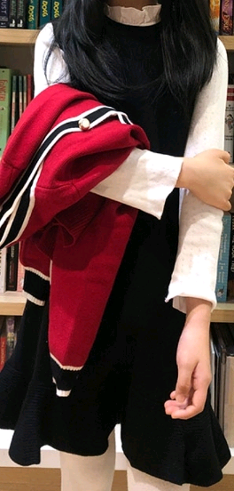 셀덴 140사이즈 레드가디건+ 원피스세트 판매해요--4