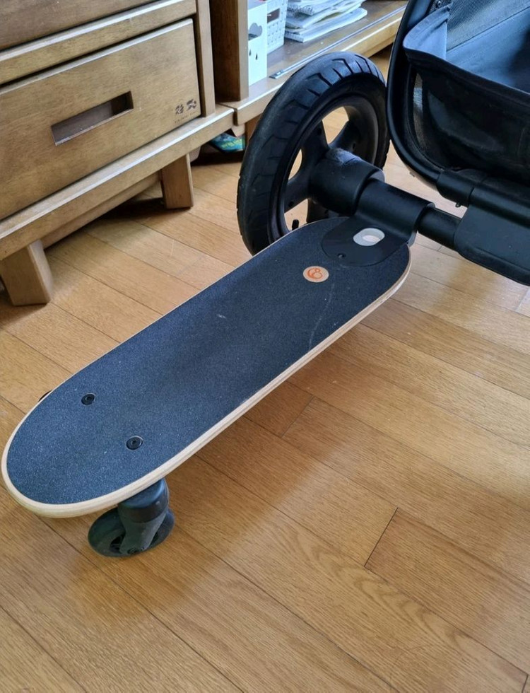 스토케 트레일즈 유모차 이미지