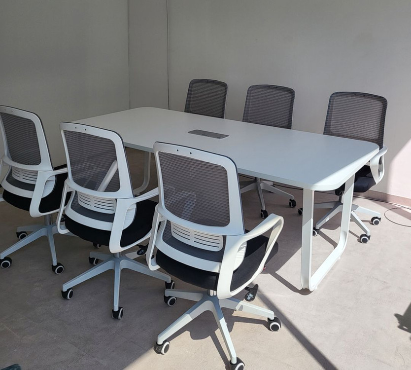 우드파티션 책상 서랍 의자 회의용테이블 작업탁자 원탁 이미지