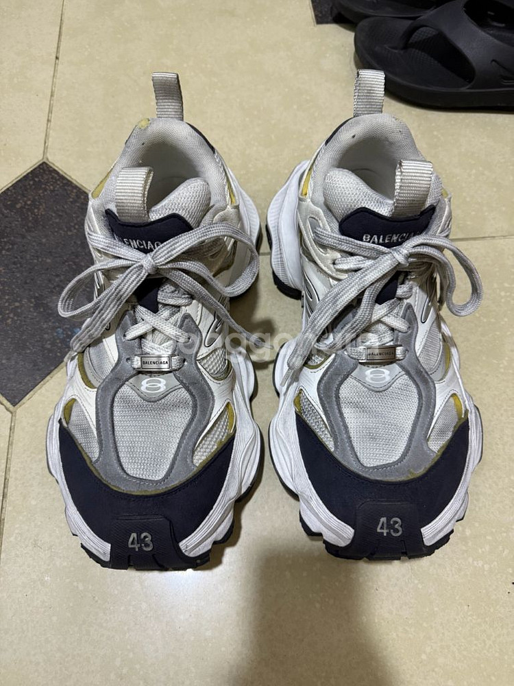 (급매)발렌시아가 카고 그레이43 팝니다.--0