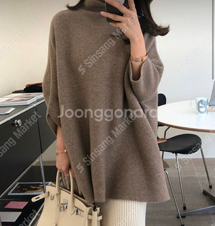 홀가먼트 하이넥 루즈 판초 새상품_인레인먼트 보웬--5