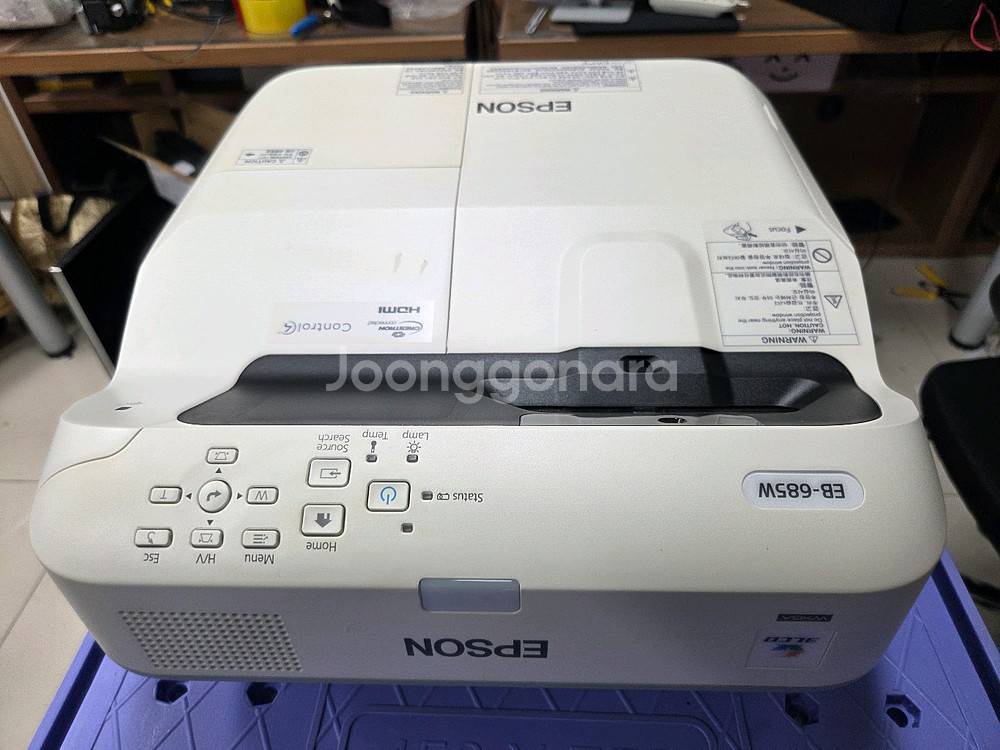 엡손 EB-685W 초단초점 프로젝터--1