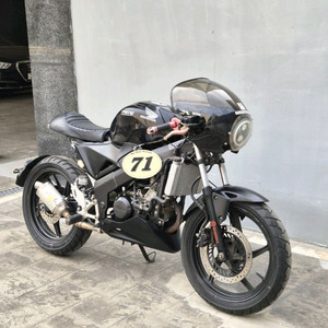 신형 cbr125 베이스 카페레이서 커스텀 판매합니다.