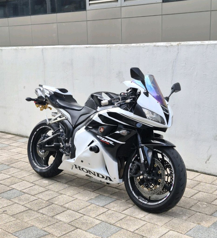 2009년식 CBR600RR 판매합니다. 이미지